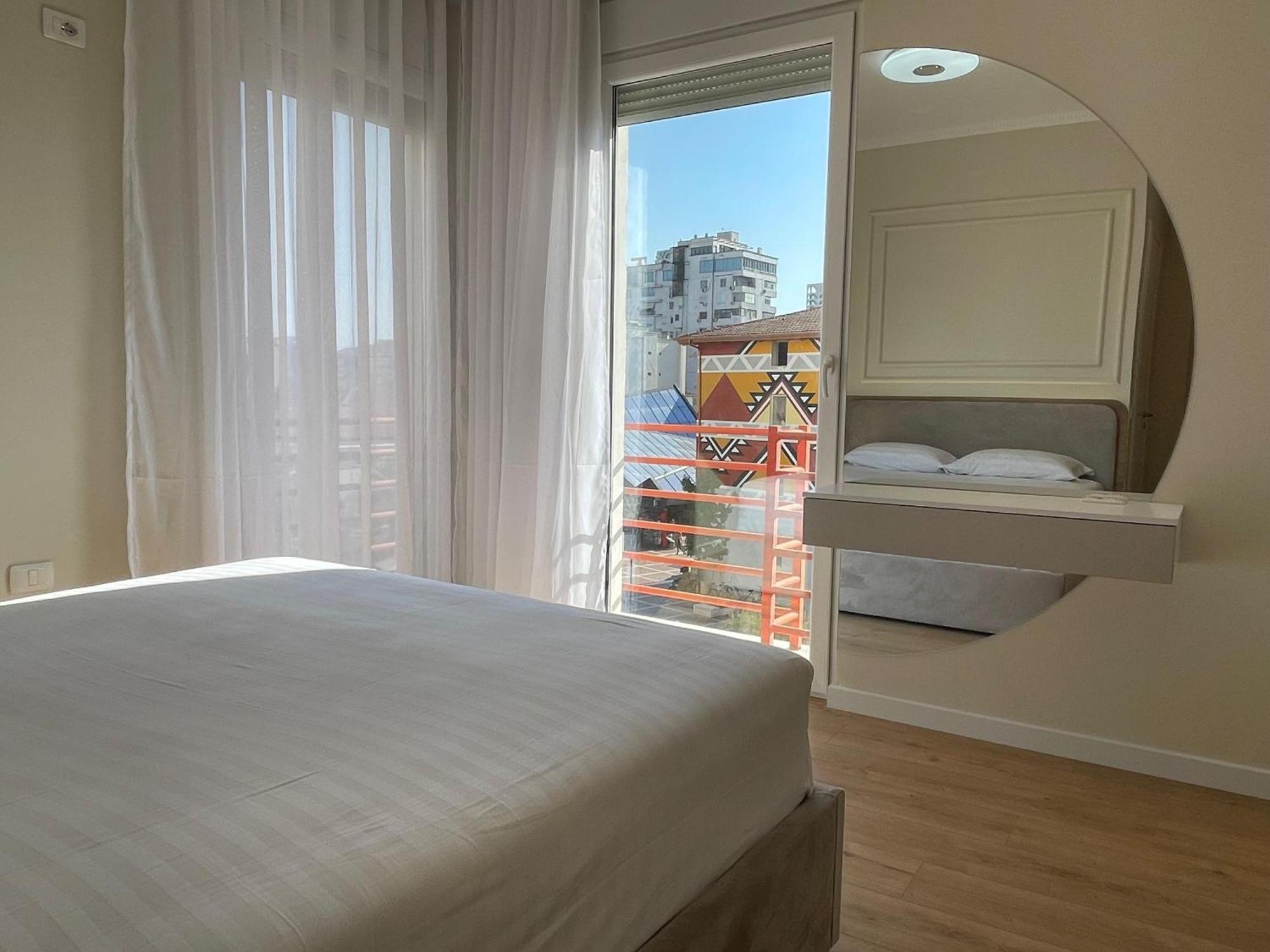 Gem In The Heart Of Tirana Apartment Екстериор снимка
